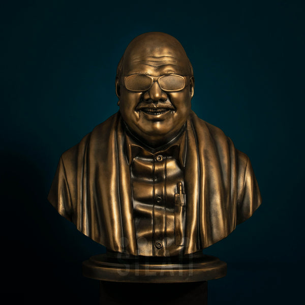 Kalaignar Life Size Sculpture